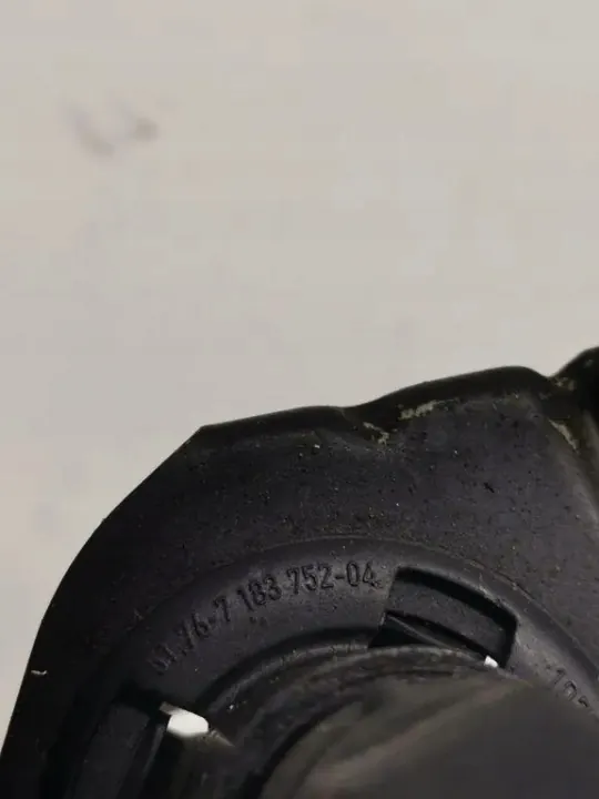 Suporte de para-lama dianteiro esquerdo OEM 7183752 BMW 5 image 3