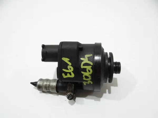 Chauffage de carburant BMW E60 E61 4 broches 7788702 image 1