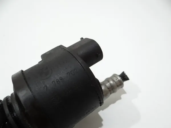 Chauffage de carburant BMW E60 E61 4 broches 7788702 image 5