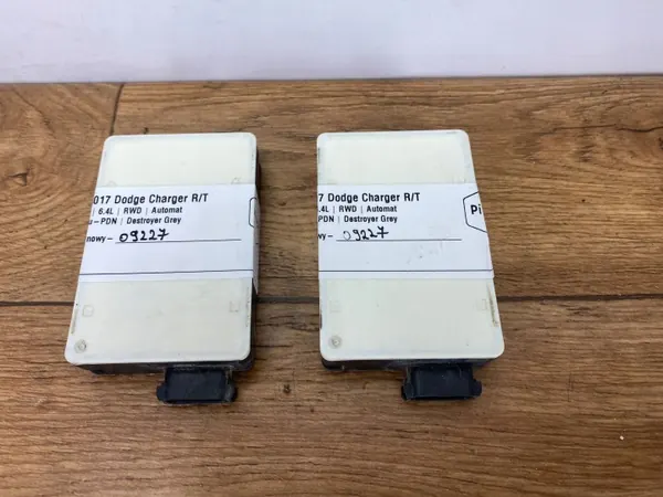 Module OEM 04672783AA surveillance angle mort Dodge Charger image 5