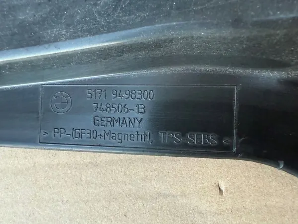 BMW 5 G60 G61 Voorste gordelafdekking OEM 9498300 image 5