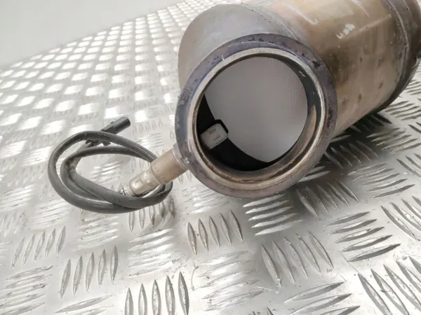 Audi A4 B9 Katalysator OEM 8W0131703AE image 5