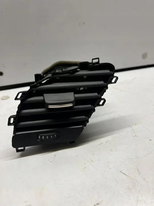 Grelha de ventilação esquerda OEM 8T1820901C para Audi A5 image 2