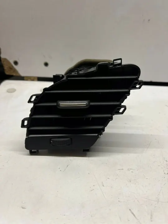 Grelha de ventilação esquerda OEM 8T1820901C para Audi A5 image 3