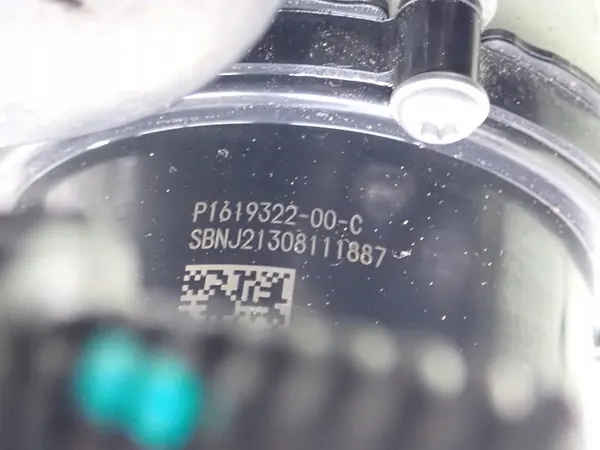 Pompe à chaleur climatisation Tesla Model Y OEM image 10