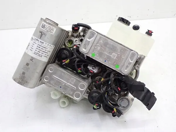 Pompe à chaleur climatisation Tesla Model Y OEM image 2