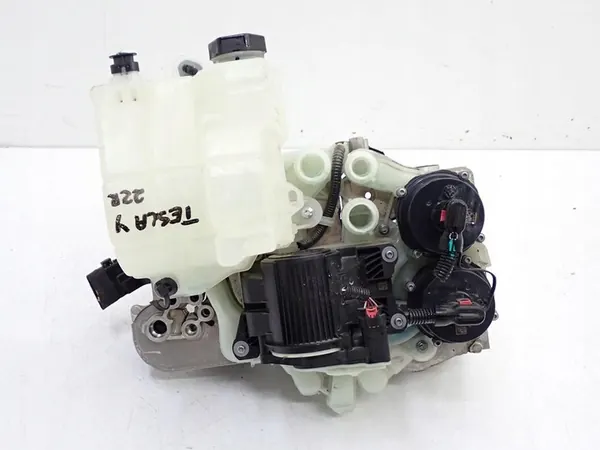 Pompe à chaleur climatisation Tesla Model Y OEM image 4