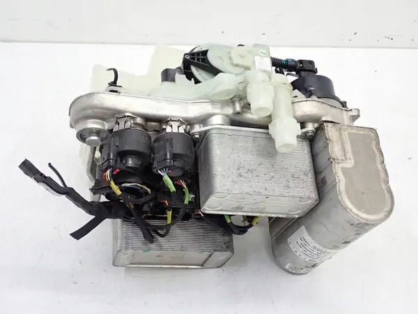 Pompe à chaleur climatisation Tesla Model Y OEM image 6