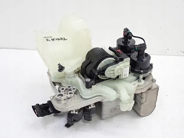 Pompe à chaleur climatisation Tesla Model Y OEM image 8