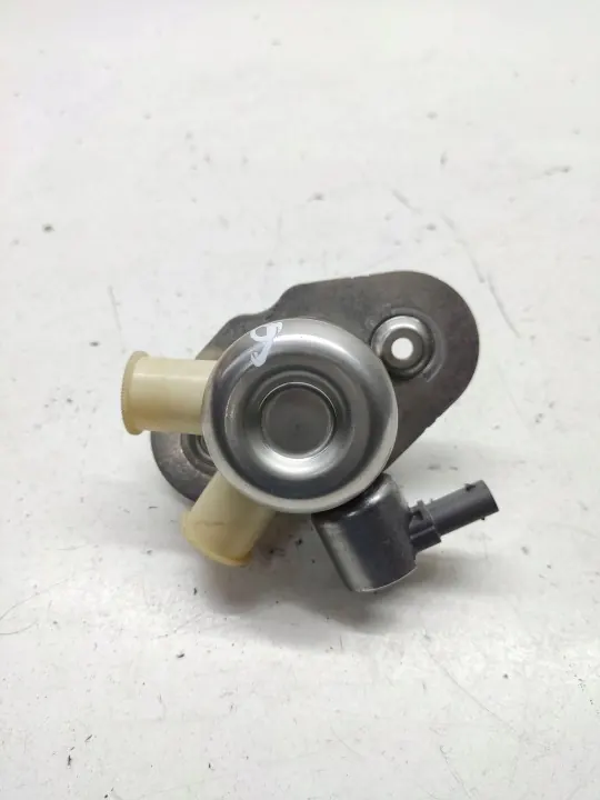 OEM 0261520281 Högtrycksbränslepump för BMW 5-serie image 2