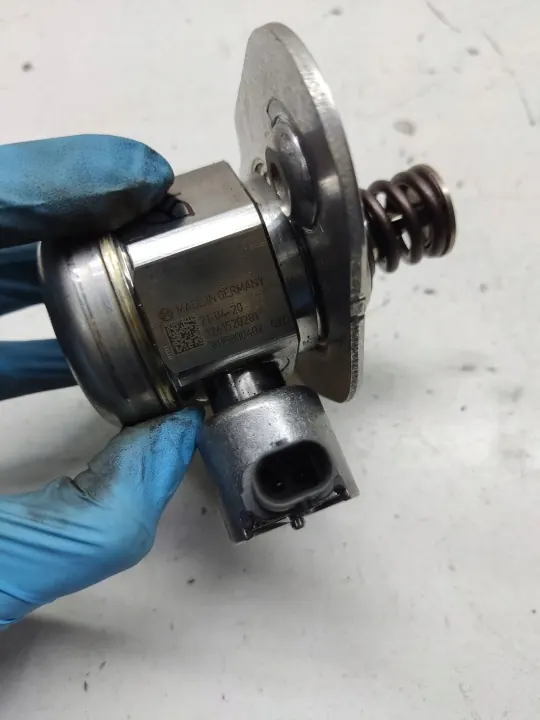 OEM 0261520281 Högtrycksbränslepump för BMW 5-serie image 3