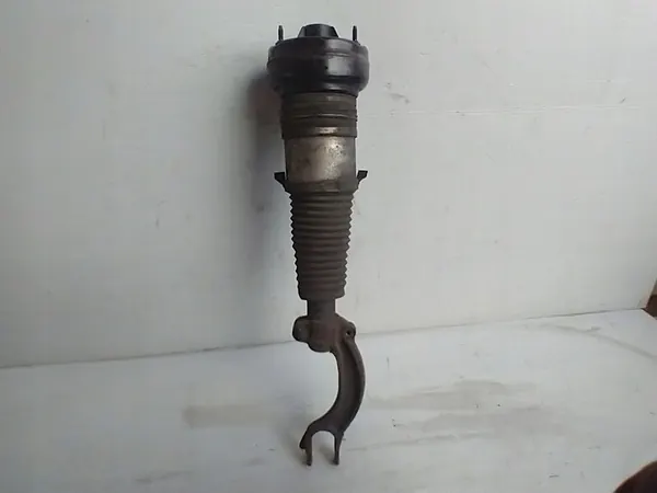 AUDI A8 D4 4.2 TDI Vänster Framdämpare 4H0616039T image 6