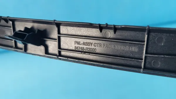 Garniture Décorative Gauche KIA SPORTAGE V 23r OEM 84748-R2000 image 7