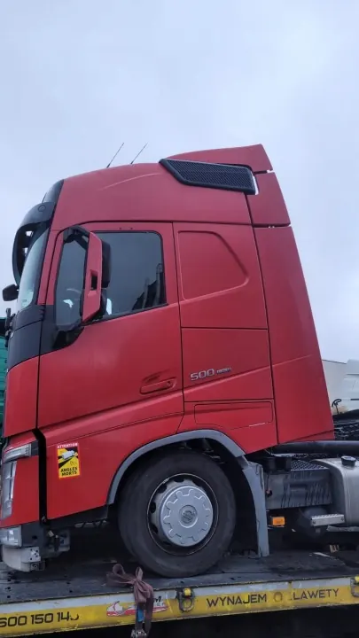 Volvo OE komplett hytt för FH4 Globetrotter image 3