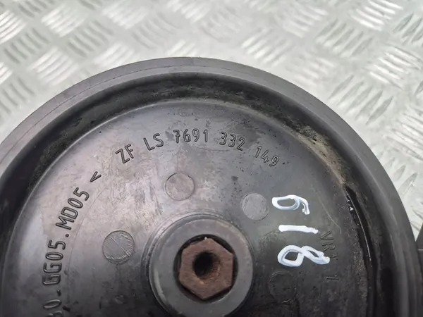 Bomba de direção assistida Mercedes C300 W204 0054664201 image 6