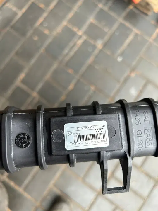 Radiador CHEVROLET AVEO T255 95227753 image 4