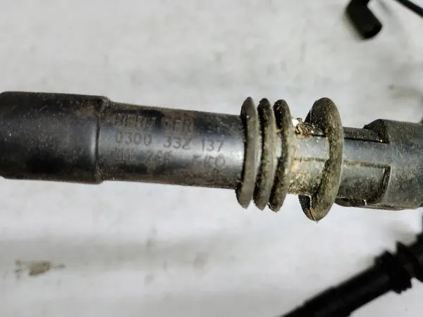 Cable de encendido Volkswagen OEM 0300332137 - Usado image 4