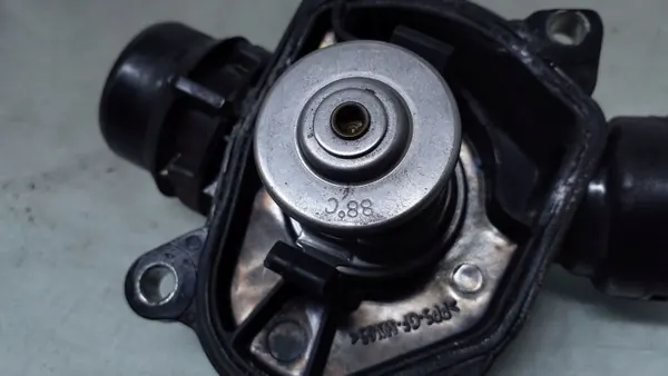 BMW Termostathus OEM 987070771 - Begagnad image 3