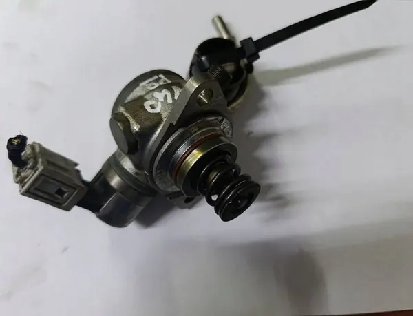 Kraftstoffpumpe Volvo V40 II 2.0 T3 image 3