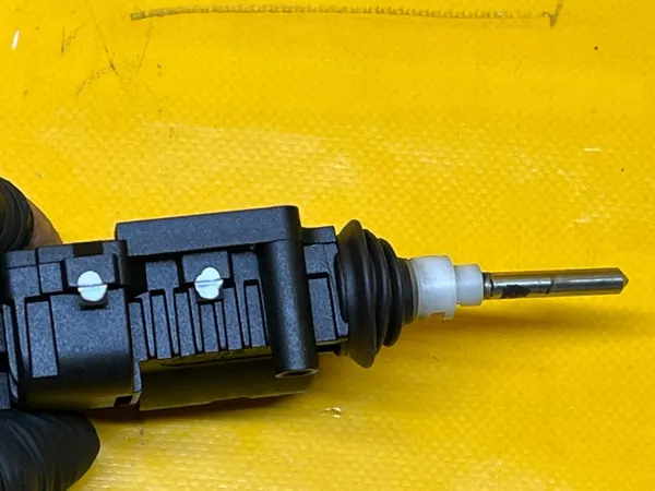 Kraftstoffklappen-Aktor OEM 13158426 für Opel Zafira B image 5