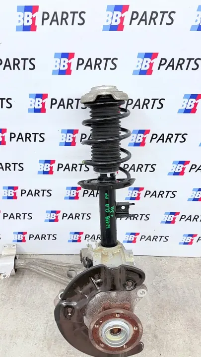 MERCEDES W118 CLA Mozzo Anteriore Destro A1183205200 image 3