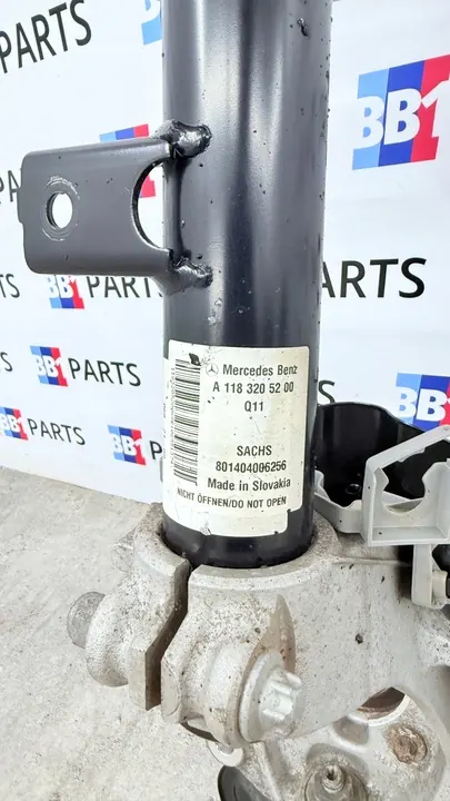 MERCEDES W118 CLA Mozzo Anteriore Destro A1183205200 image 8