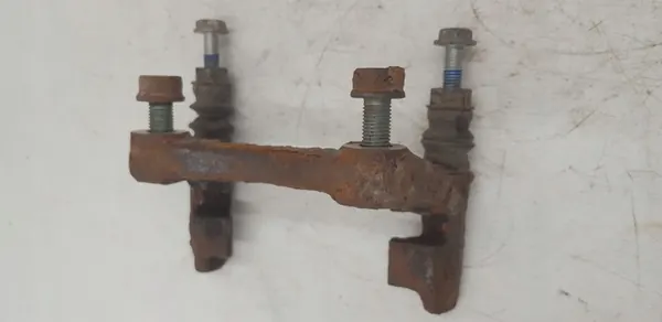 Takajarrusatulan tuki Volkswagen Golf IV image 5