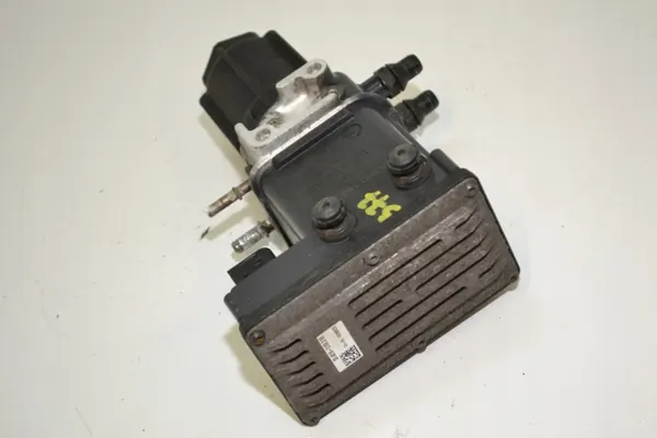 Pompe AdBlue d'occasion OEM A0001405978 pour Mercedes image 3