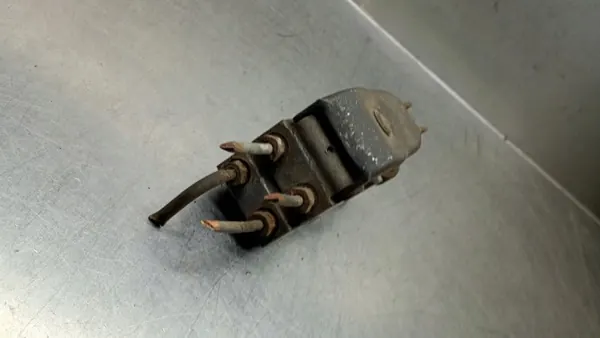 Correcteur de force de freinage OEM VOLVOMAR-137488 VW Polo 6N image 5