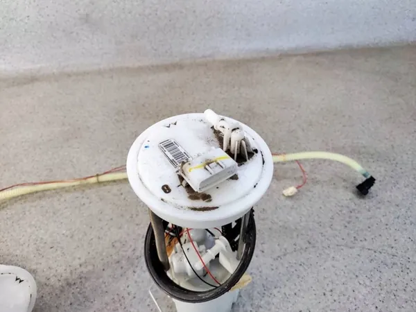 Bomba de combustível flutuante 170404EF1A Nissan Qashqai J11 1.3 image 2