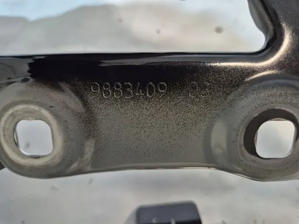 Suportes de para-lama dianteiro esquerdo Bmw X1 U11 OEM 9883409 image 5