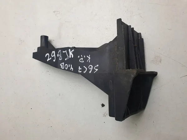 Kylarfäste Volkswagen PASSAT B8 2016 4G0805201B image 5