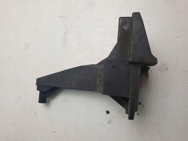 Kylarfäste Volkswagen PASSAT B8 2016 4G0805201B image 6