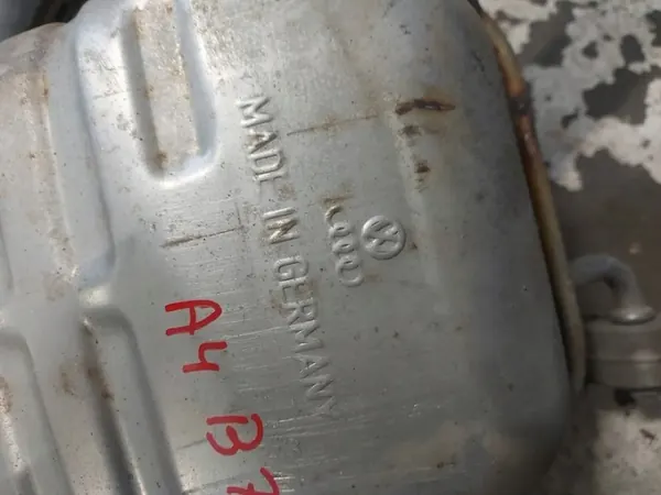 Audi OE Avgassdämpare OEM 8E0253611CB image 7
