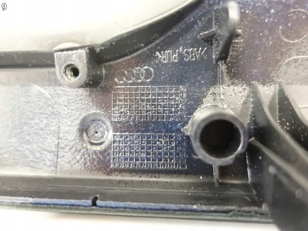 Reposabrazos puerta delantera derecha OEM 66706780 image 10