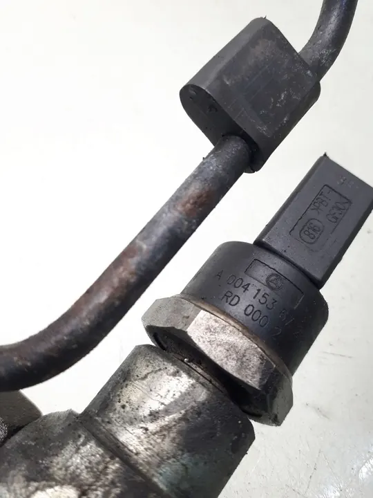 Kraftstoffschiene Mercedes-Benz E W211 2002 image 6