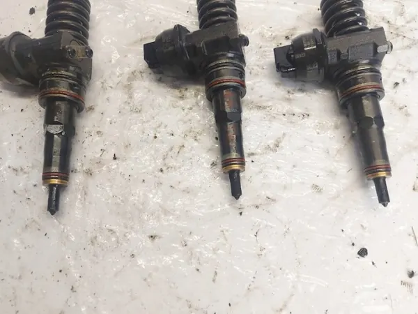 Spolarpump OEM 045130073T 0414720035 VW/Audi image 5