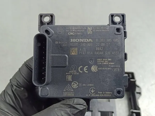 Honda CR-V actieve cruise control radar OEM 0203305601 image 6