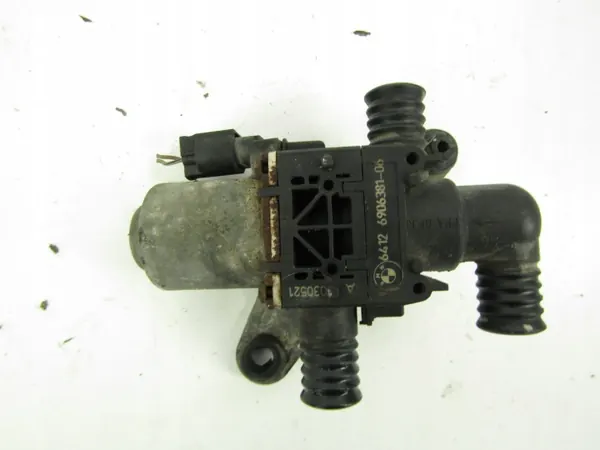 BMW 7 E65 Webasto Water Pump 6906381 image 4