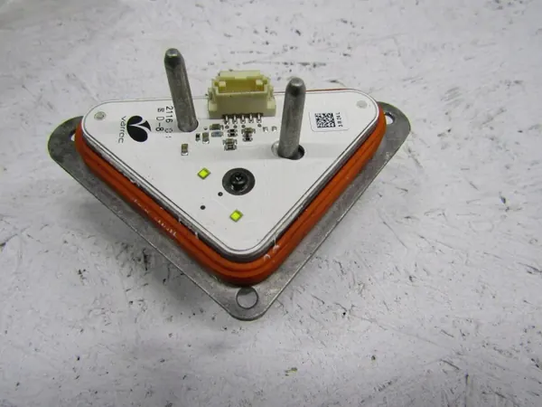 Module LED gauche OEM 00210657 pour Renault Master IV image 3