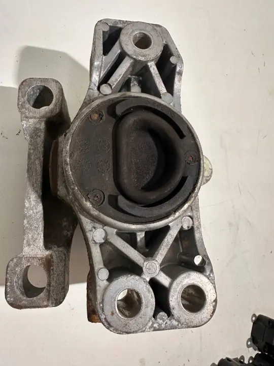 Moottorin kiinnike OEM 50501961 Alfa Romeo 159 2.4 image 4