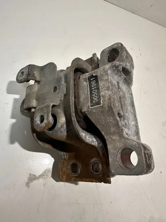 Moottorin kiinnike OEM 50501961 Alfa Romeo 159 2.4 image 5