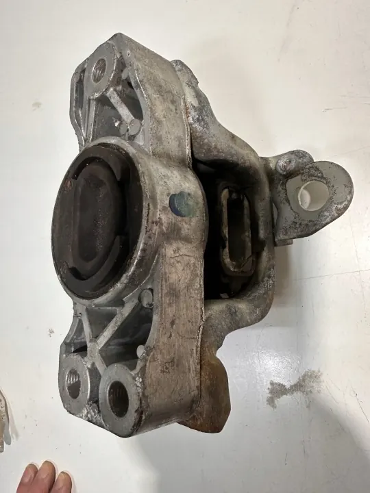 Moottorin kiinnike OEM 50501961 Alfa Romeo 159 2.4 image 6