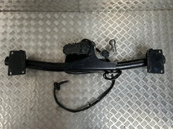 Gancho de remolque Volvo XC90 2018 OEM 32270154 - Usado image 10