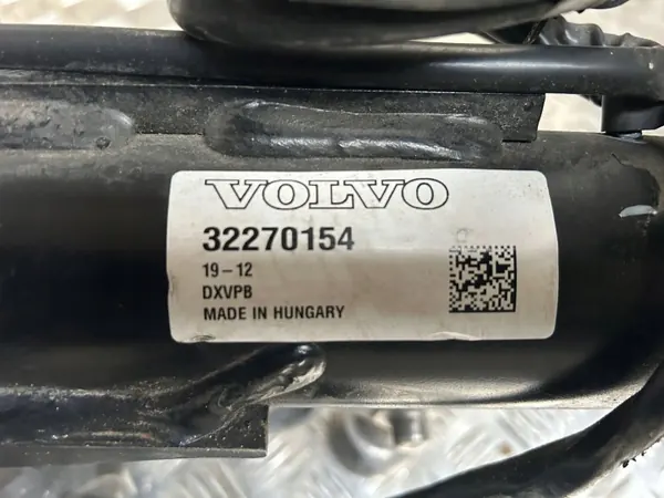 Gancho de remolque Volvo XC90 2018 OEM 32270154 - Usado image 3
