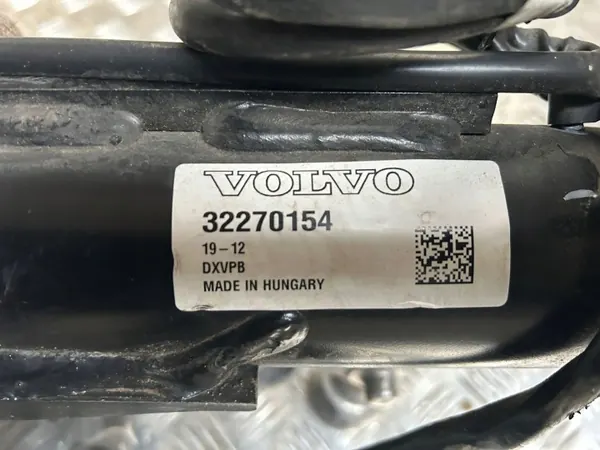Gancho de remolque Volvo XC90 2018 OEM 32270154 - Usado image 4