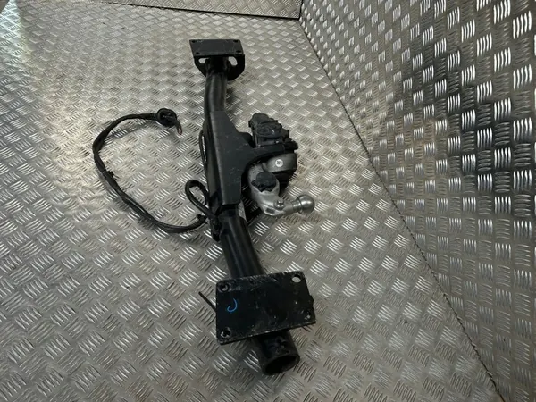 Gancho de remolque Volvo XC90 2018 OEM 32270154 - Usado image 7