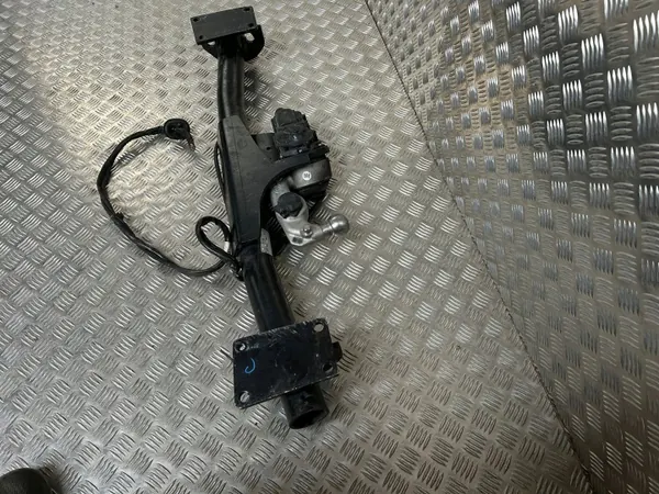 Gancho de remolque Volvo XC90 2018 OEM 32270154 - Usado image 8