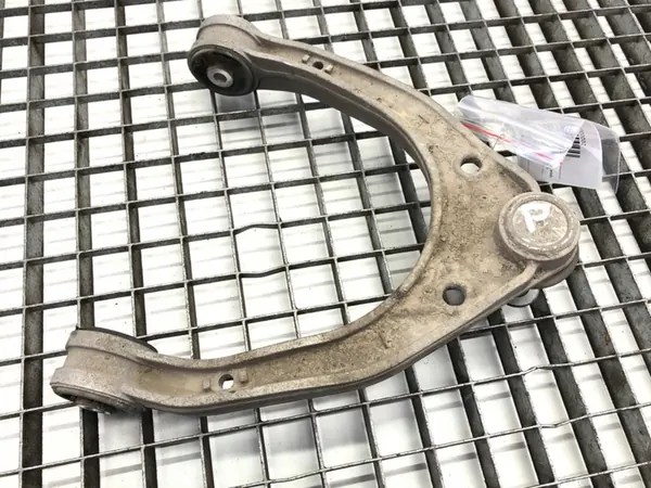 Braccio di Controllo Anteriore Destro Audi Q7 4L SUV 06-16 7L0407047B image 3