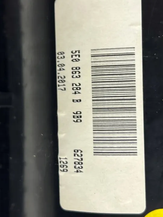 Skoda OE Heck-Mittel-Luftauslassgitter OEM 5E0863284B image 6